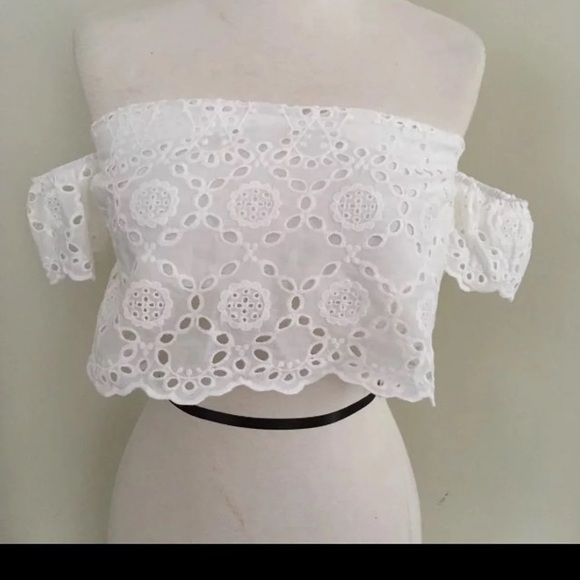 Sexy White Eyelet Crop Top Off Shoulders XS - Picture 2 of 2